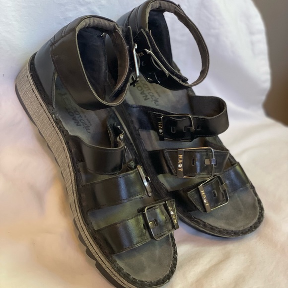Naot Shoes - Naot Sandals